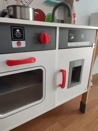 Cocina infantil de madera