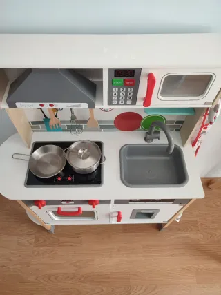 Cocina infantil de madera
