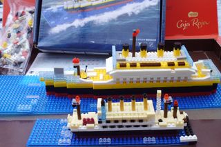 Juego barco + 600 piezas caja sin abrir