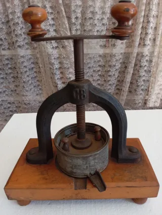 Prensa de vino antigua