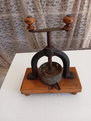 Prensa de vino antigua