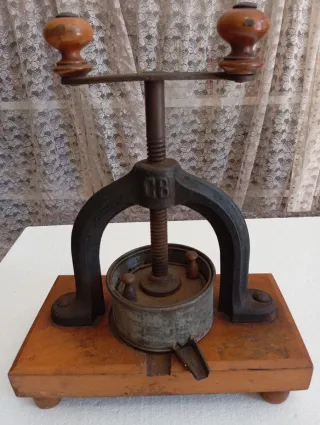 Prensa de vino antigua