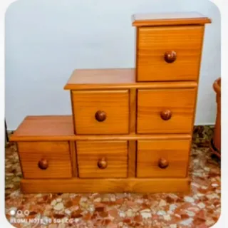 Mueble de cajones de madera