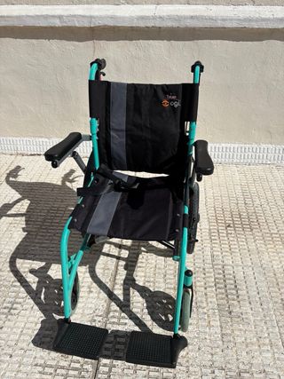 Silla de ruedas plegable. OGI. Muy buen estado.
