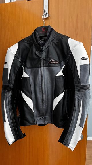 Chaqueta Moto Cuero Mujer Negra y Blanca