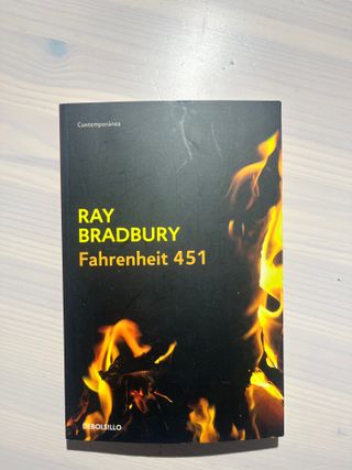 Fahrenheit 451 (Spanish Edition)