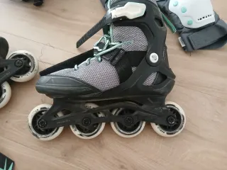 Patines en línea + Protecciones y bolsa