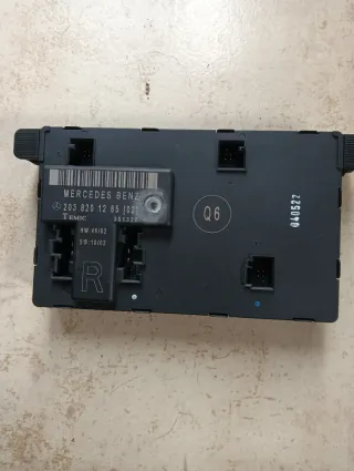 Centralita Puerta Derecha Mercedes W203