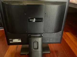 2 Monitores BenQ y AOC Plata