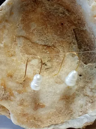 Pendientes Perlas Barrocas Agua Dulce Oro