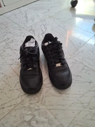 Nike Air Force 1 Negras Talla 38