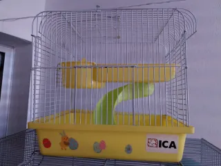 Jaula para hámster con accesorios