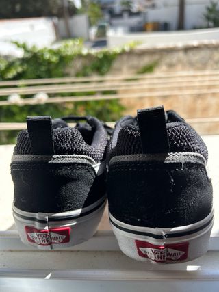 Vans negras y grises T.39