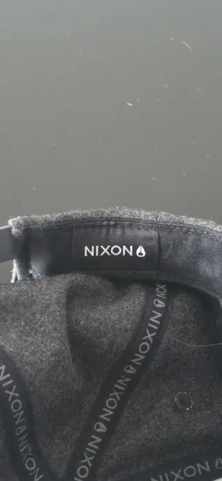 Gorra Nixon Gris