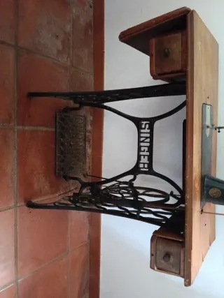 Máquina de coser Singer con mueble. Negociable