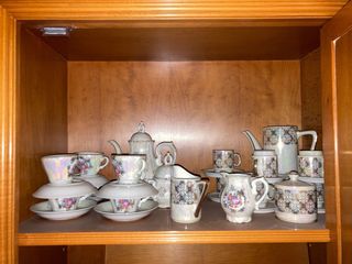 Juego de porcelana pintado a mano