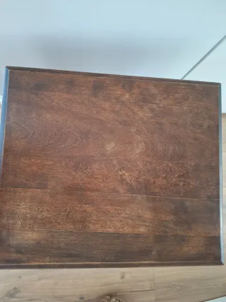 Mesita de noche de madera