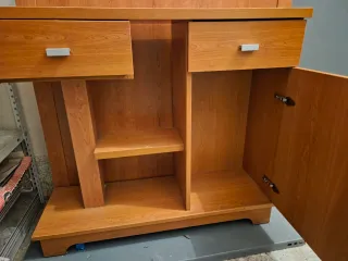 Mueble de entrada con espejo y cajones