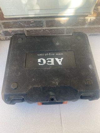 Taladro Percutor AEG 18V con Cargador y Maletín
