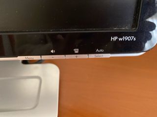 Monitor HP 19 con cables - Sin probar