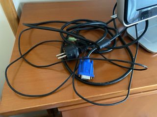 Monitor HP 19 con cables - Sin probar