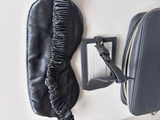 Borsa da viaggio Moschino nera con mascherina e cartellino