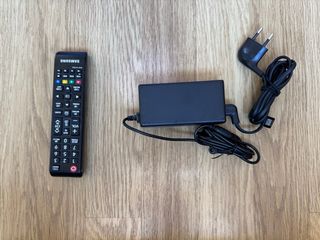 Samsung TV 32 Full HD Smart TV + Soporte pared