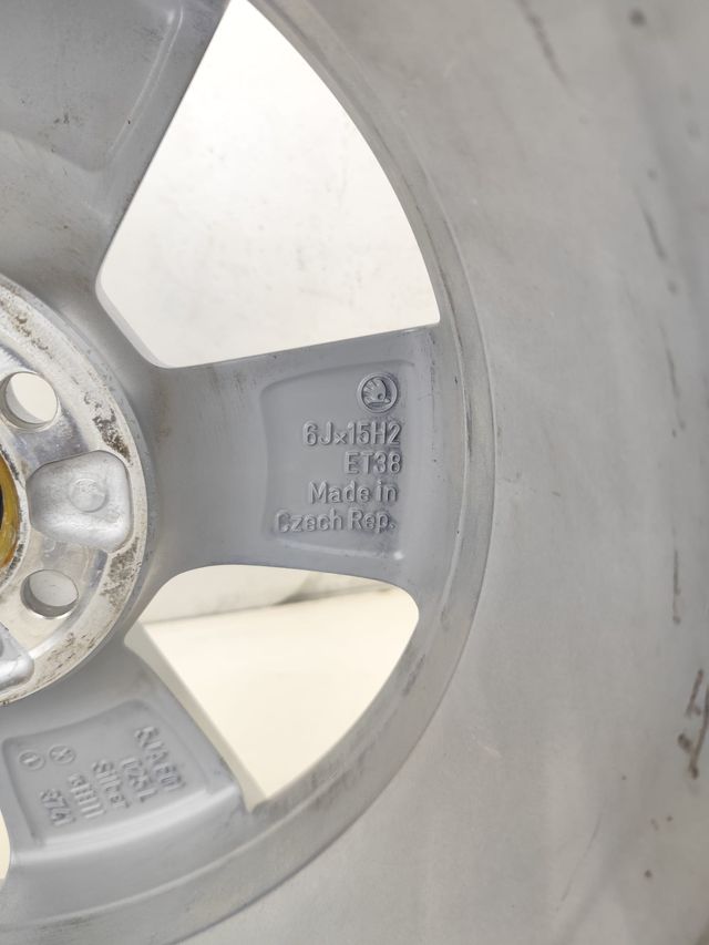 Unidad llanta Original para Skoda 5x100 de 15 pu