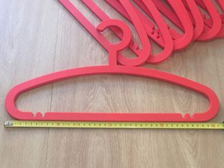 Lote 10 perchas de plástico rojas IKEA Hemlis