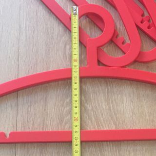 Lote 10 perchas de plástico rojas IKEA Hemlis