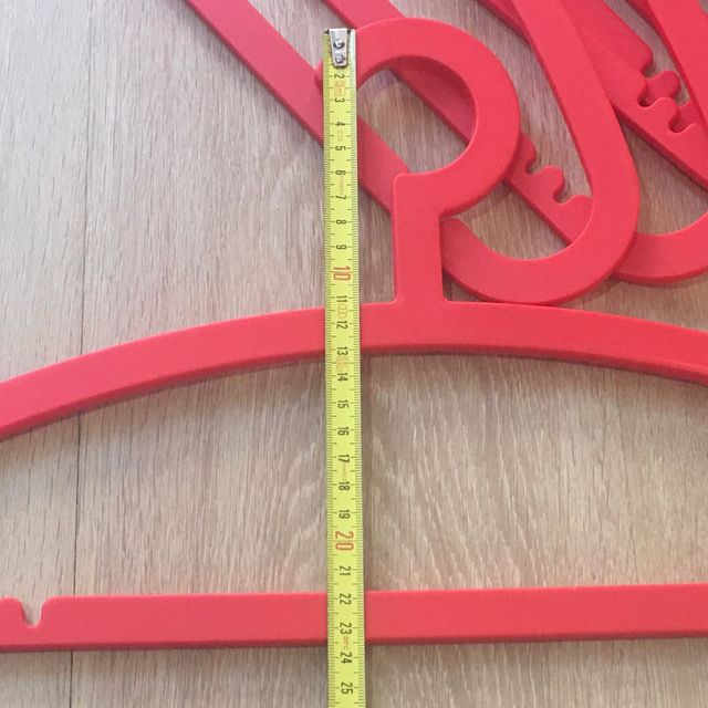 Lote 10 perchas de plástico rojas IKEA Hemlis