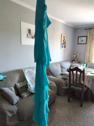 Vestido fiesta azul con volantes