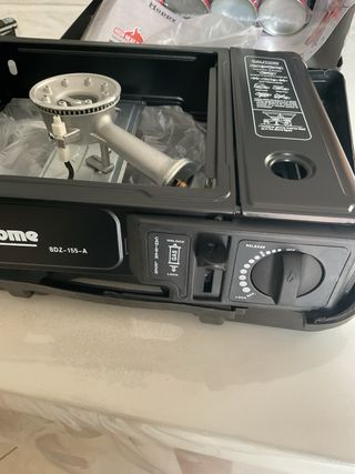 Fornello a gas portatile + 4 bombolette+ valigetta