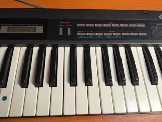 Roland Alpha Juno-1 (JU-1) Sintetizador