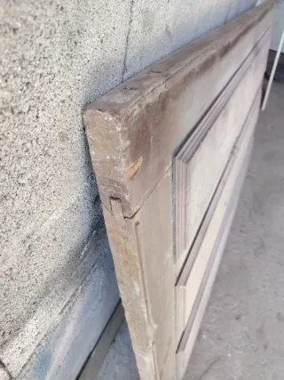 Puerta antigua de madera