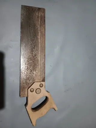 Serrucho de bellota antiguo