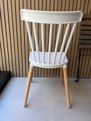 4 Sillas Sklum Blancas Patas Madera