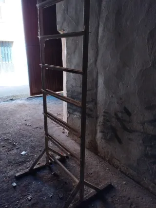 Estantería de hierro