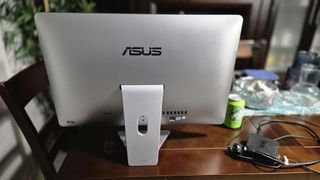 ASUS 21.5 i5 8GB RAM 250GB SSD