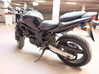 Suzuki SV 650 Naked Negra