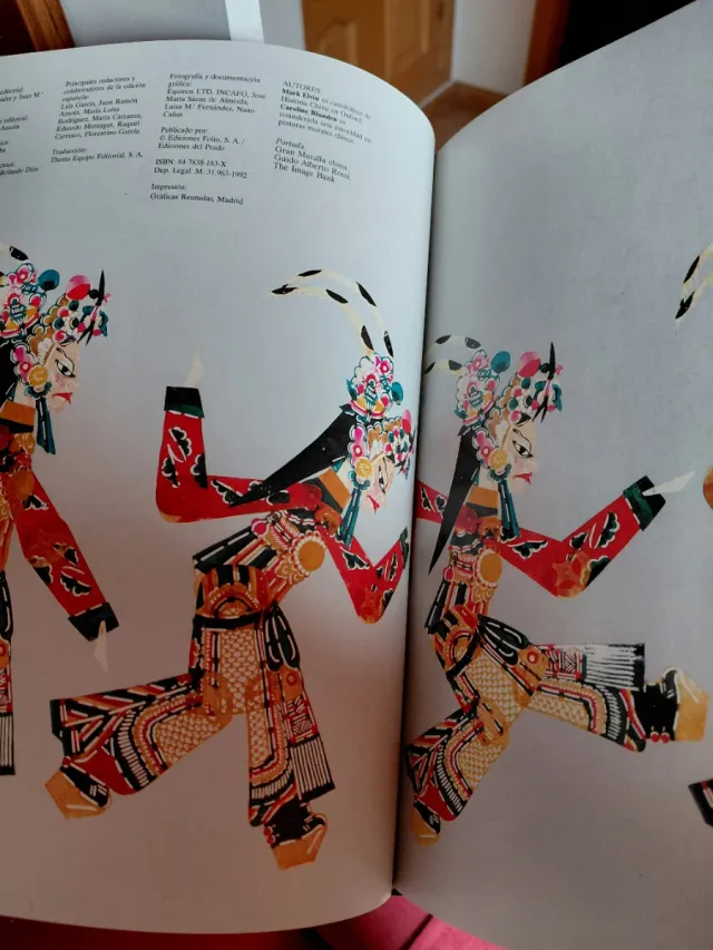 24 ATLAS CULTURALES DEL MUNDO