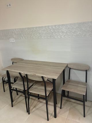 Mesa y 4 Sillas Imitación Madera y metal
