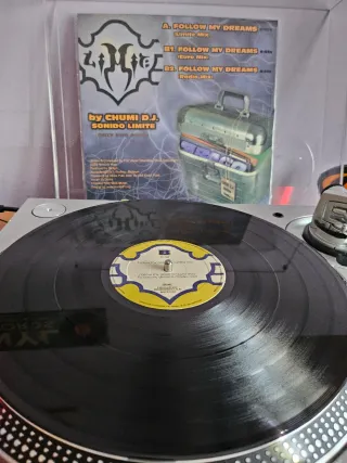 Sirago Feat. Chumi D.J. - Follow My Dreams