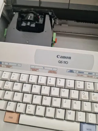 Máquina de escribir Canon QS 110 + regalo cinta