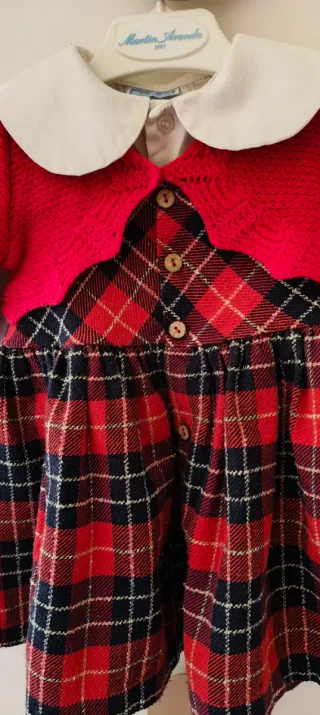 Conjunto de niña: vestido, blusa y bolera.