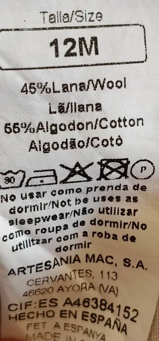 Conjunto de niña: vestido, blusa y bolera.