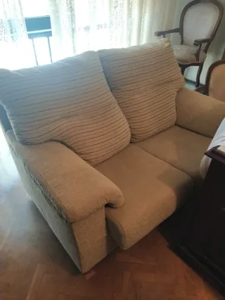 Sofá de 2 plazas beige