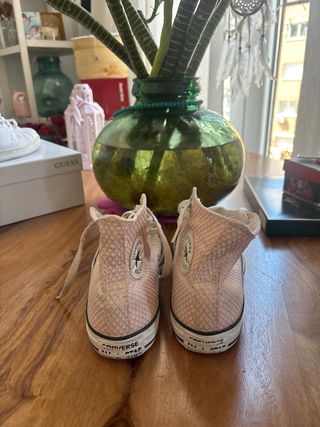 Converse rosas y blancas