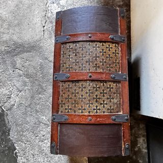 Baúl antiguo decorado entrega en persona ,