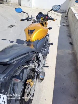 Honda CB600F Hornet Negra/Dorada